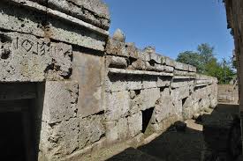 necropoli crocefisso del tufo